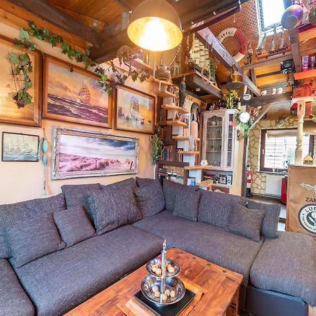 Comfortable Apartment In Wismar Mecklenburg With Fireplace מראה חיצוני תמונה